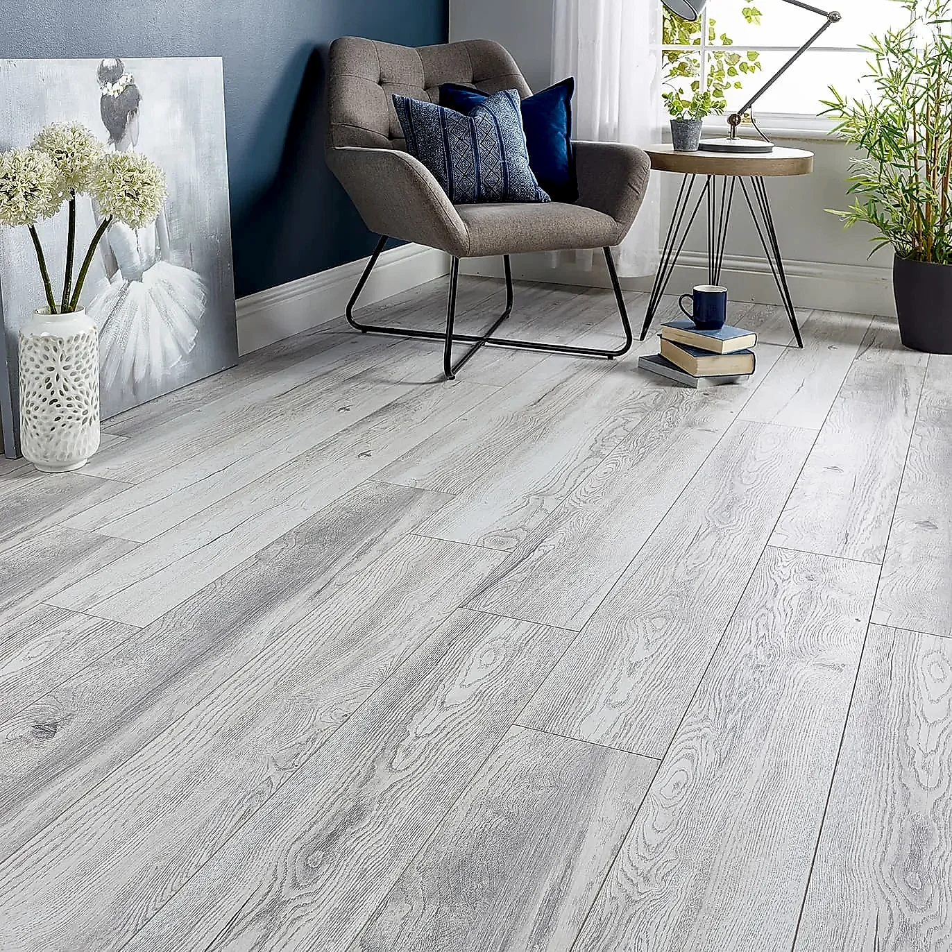 Premium 12mm White Mist Oak AC5 Laminate Flooring
