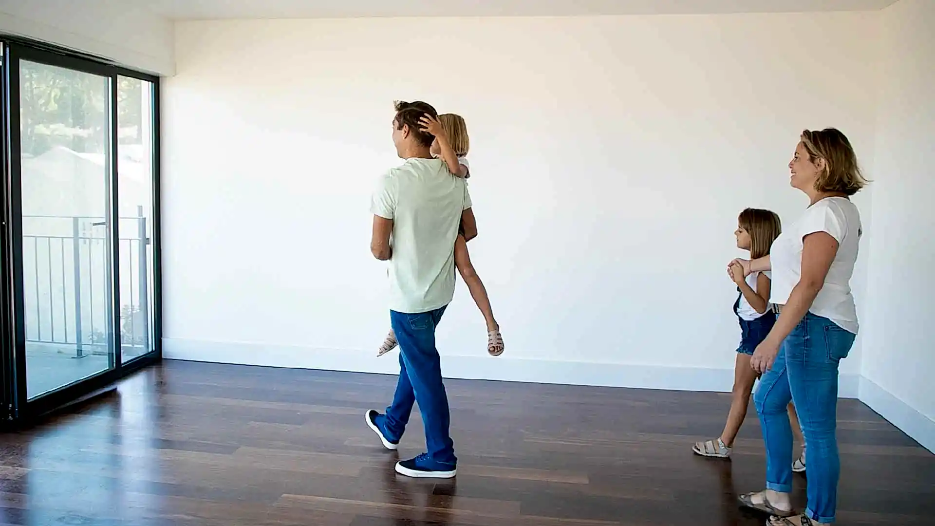 Maintaining Laminate Floors in High-Traffic Areas
